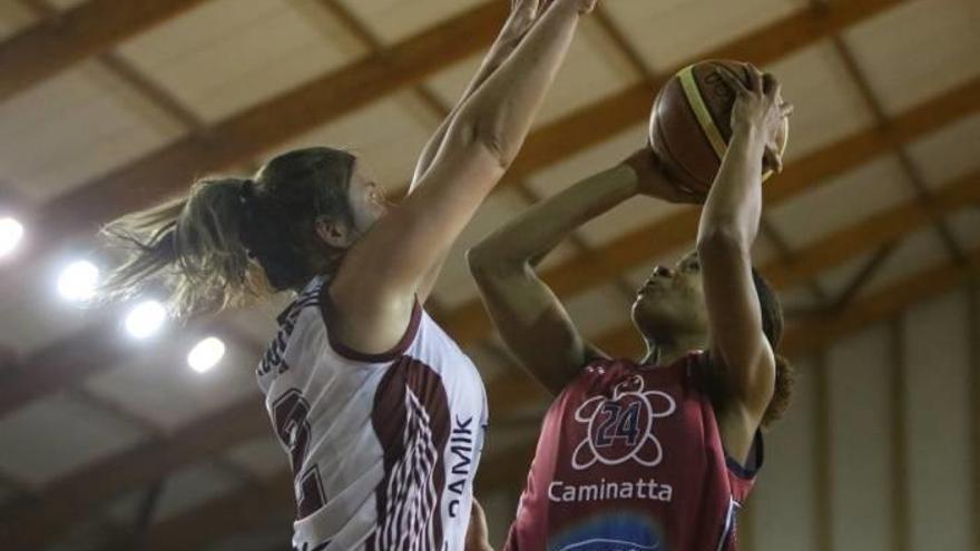Ariel Edwards sueña con la WNBA mientras progresa en el Gernika Bizkaia