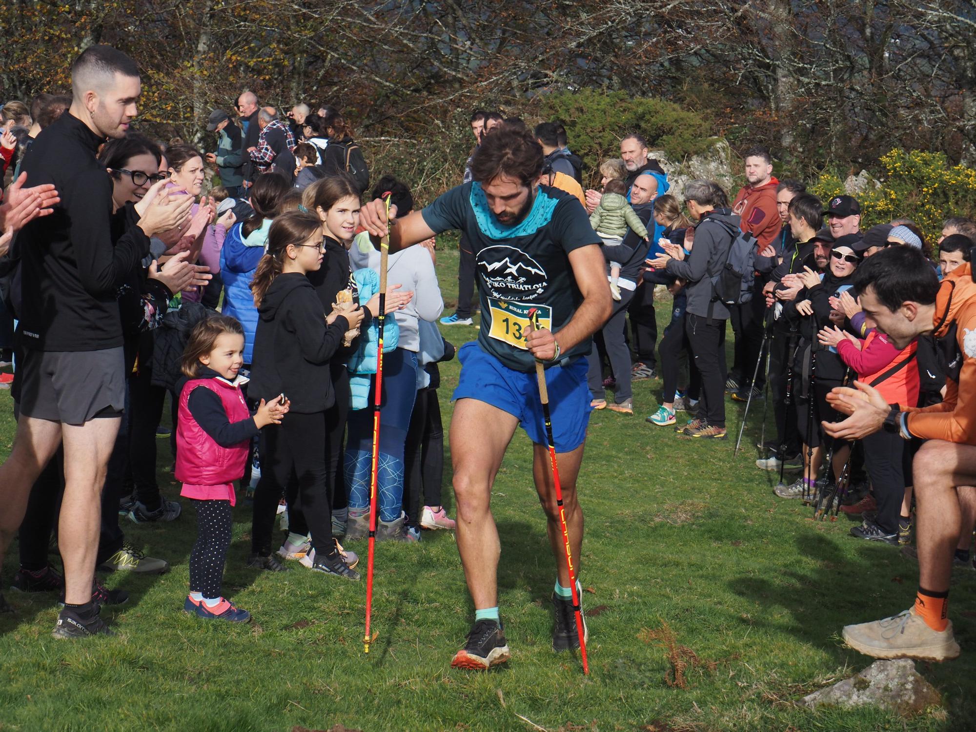 La llegada de los corredores a Karakate, en imágenes