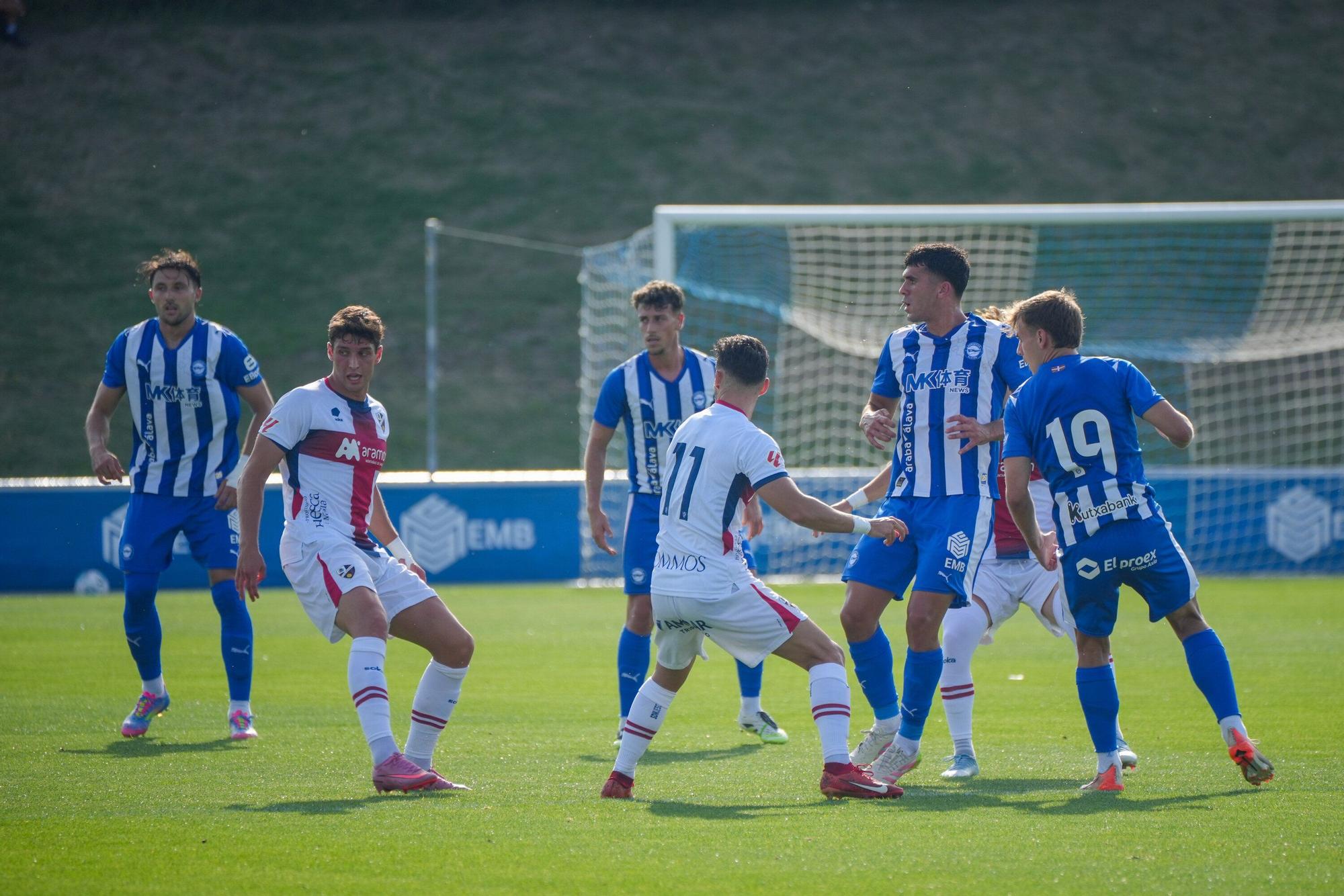 En imágenes: El Alavés pierde contra el Huesca en pretemporada (0-1)