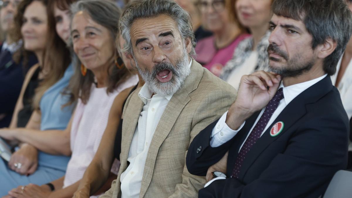 El actor Eduard Fernández, al recibir el Premio Nacional de Cinematografía en Donostia