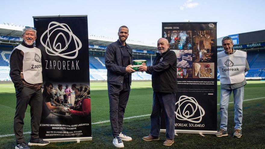Alavés, Baskonia y Zaporeak se unen para una gran recogida de arroz