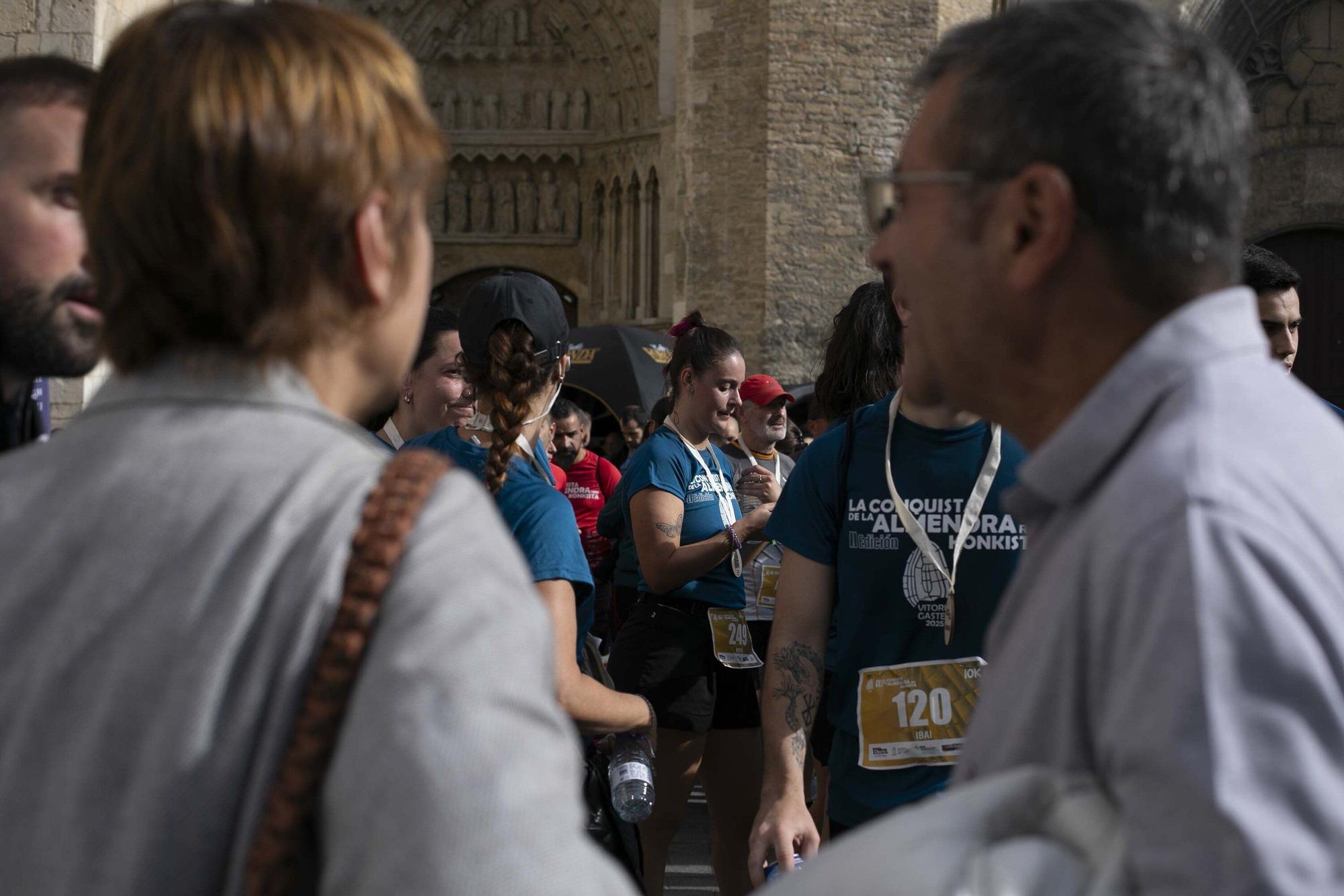 En imágenes: Buen tiempo y buen ambiente en la Conquista de la Almendra (¡Búscate en las fotos!)