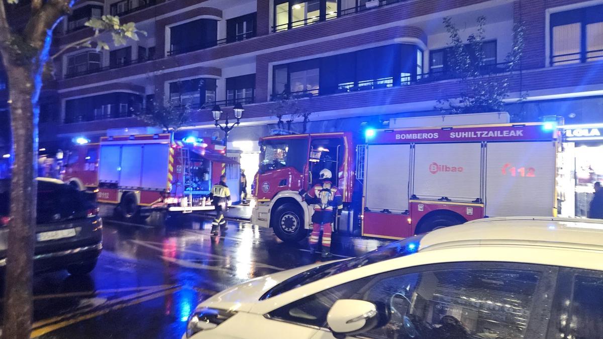 Hasta el lugar se han trasladado bomberos, Policía Municipal y Ertzaintza