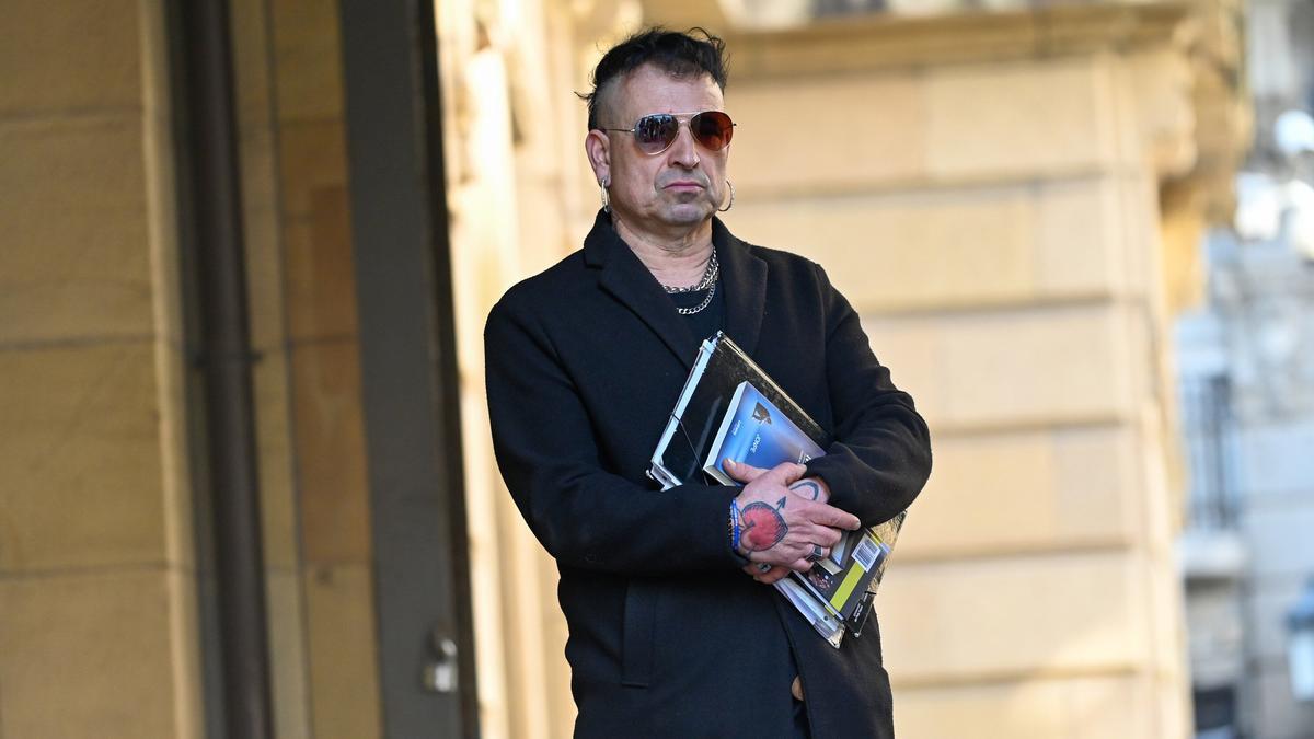El profesor de Irun condenado por acercamiento sexual a menores, durante la celebración del juicio el pasado mes de marzo