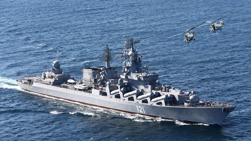 Ucrania dice haber alcanzado el buque insignia &#039;Moskva&#039; y Rusia habla de incendio