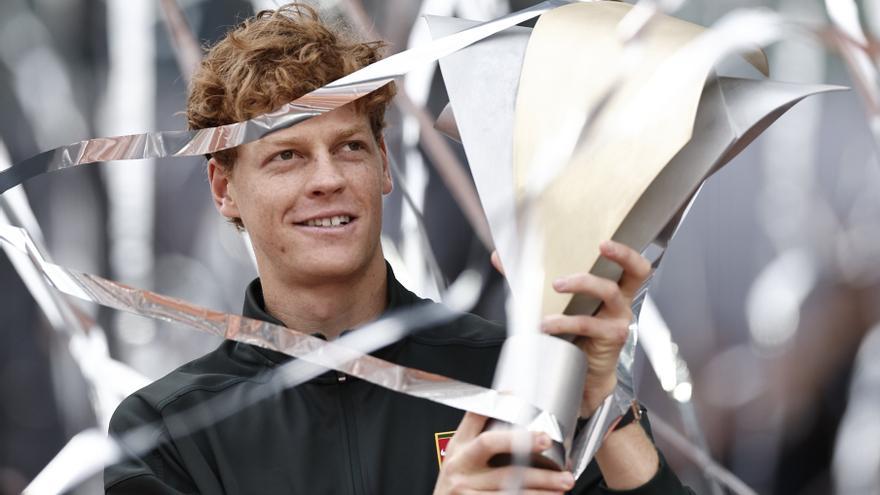 Sinner aplasta a Zverev (6-1, 6-2) y conquista el Mutua Madrid Open