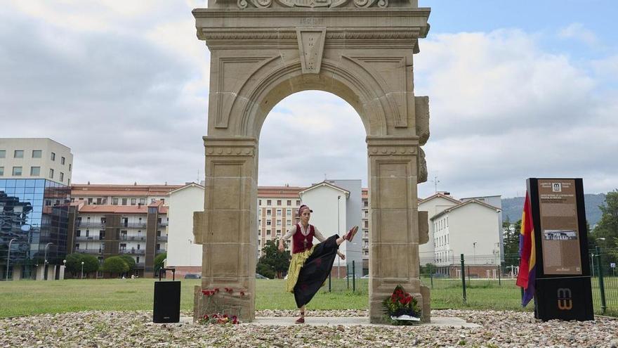 Fotos del homenaje en la vieja cárcel de Pamplona por el 89 aniversario de la matanza de Valcaldera