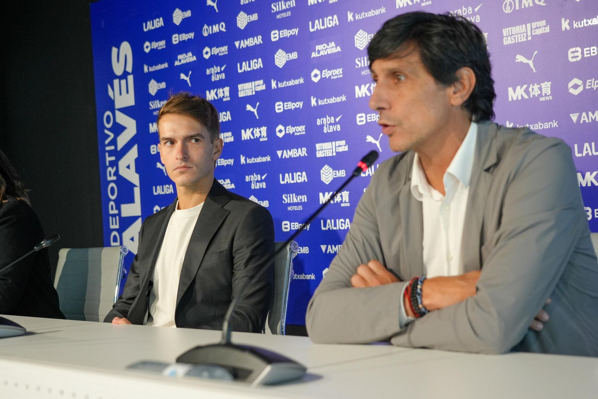 En imágenes: Presentación de Denis Suárez como jugador del Alavés