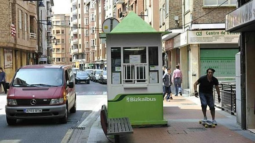 Las Juntas aprobaron ayer la conveniencia de elaborar un estudio que determine cuál será el futuro de las 41 cabinas de Bizkaibus