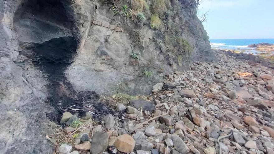 Investigan a dos personas por provocar un incendio forestal en Ea al quemar cable para obtener cobre