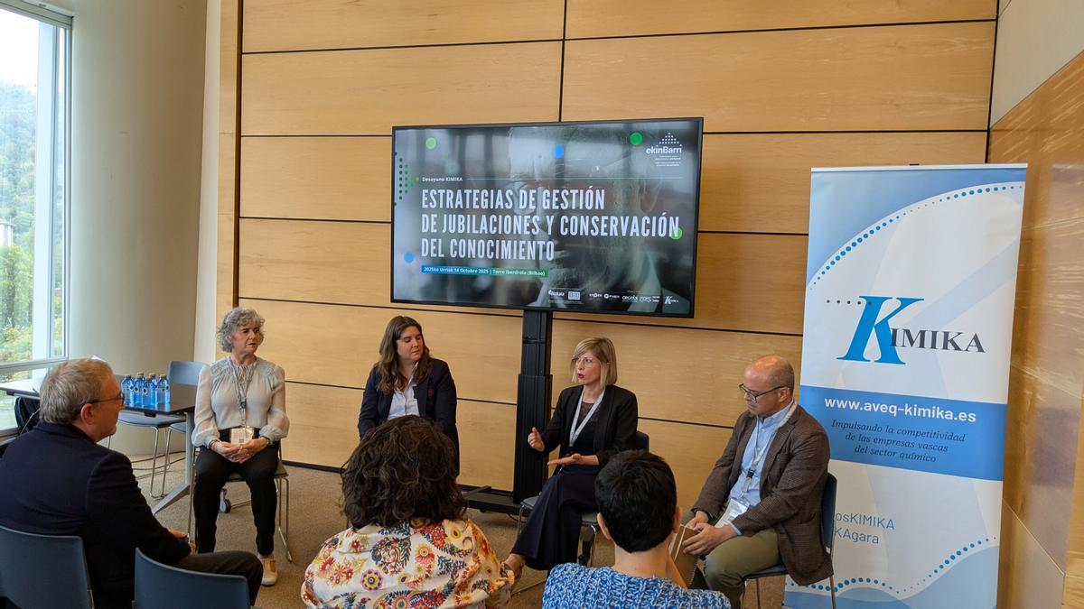 Jornada &#039;Estrategias de gestión de jubilaciones y conservación del conocimiento&#039;, organizada por AVEQ-Kimika en colaboración con la iniciativa ekinBarri.