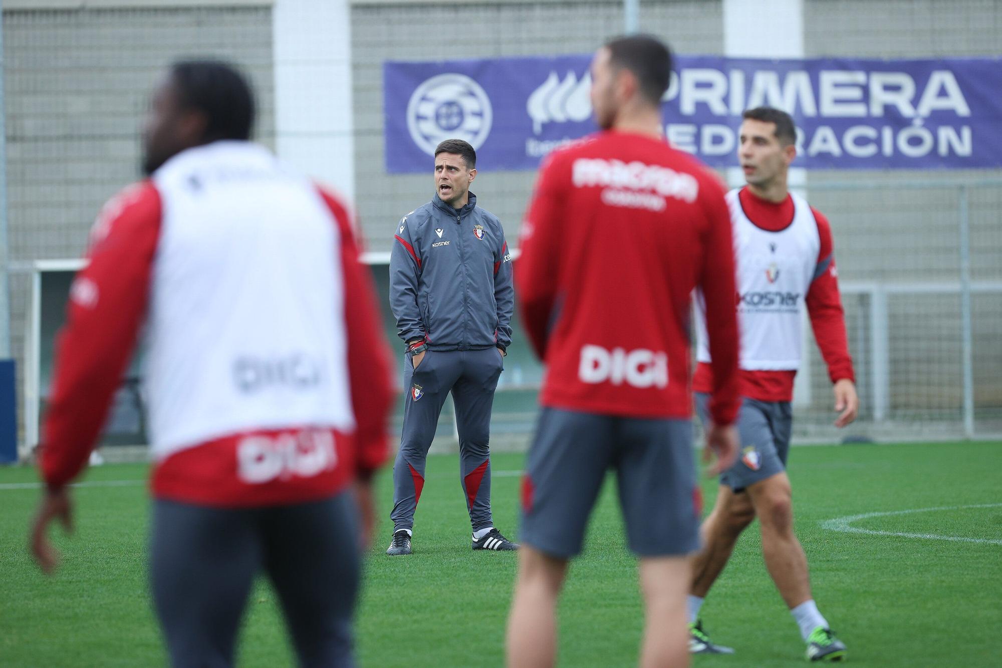 Fotos del entrenamiento de Osasuna (viernes 17 de octubre de 2025)