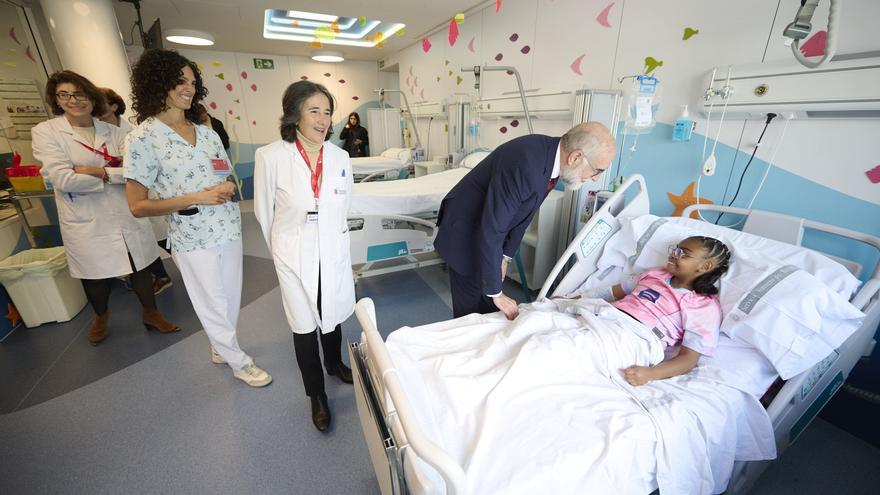 Así es la nueva planta infantil del Hospital Universitario de Navarra: más intimidad y un diseño marino para "sentirse como pez en el hospi"