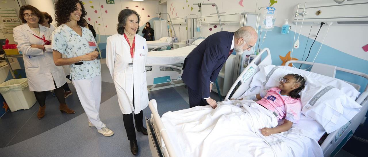 Visita a las instalaciones del Hospital de Día Polivalente Infantil y de la Unidad del Paciente Crónico Complejo Pediátrico