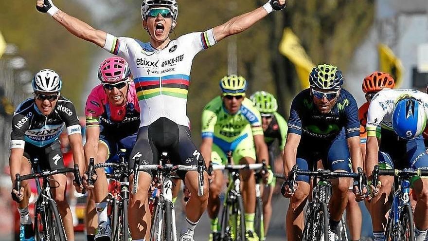 Kwiatkowski resiste a Gilbert en el mítico Cauberg