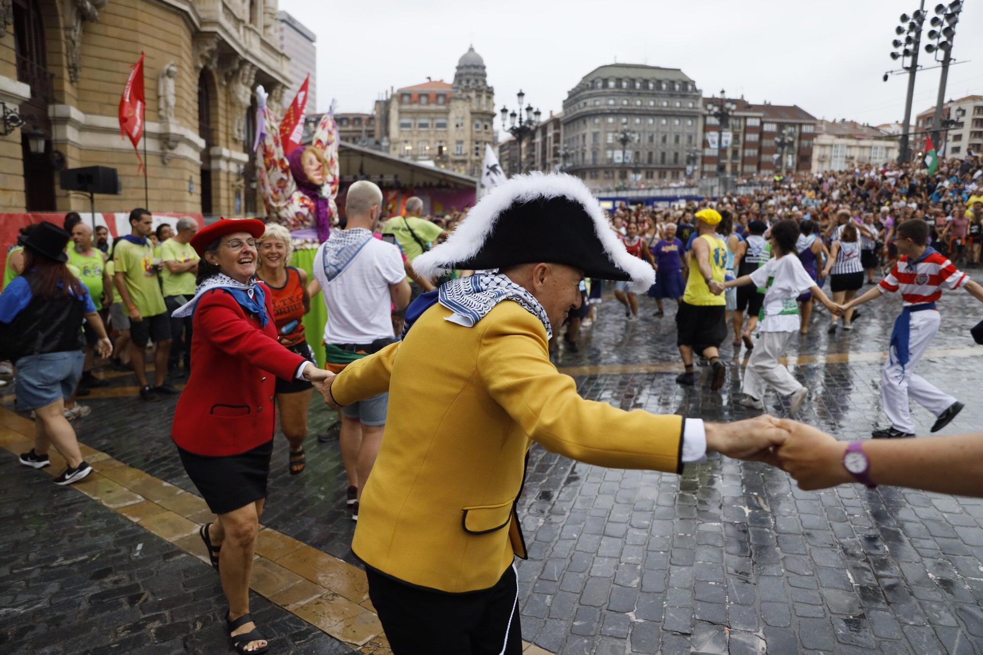 Bilbao está de fiesta: fotos del primer día de Aste Nagusia 2025