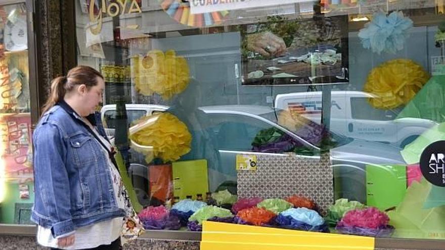 Los escaparates de Bilbao se engalanan con obras de arte