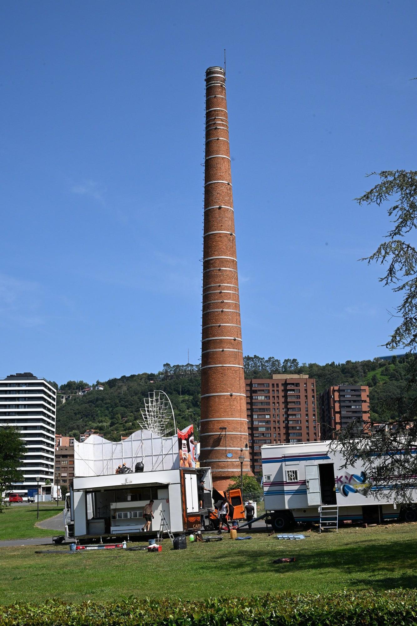 En imágenes: Comienza el montaje de las barracas de Aste Nagusia