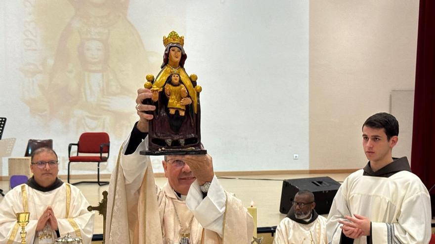 El obispo de Vitoria celebra una misa por Navidad en la cárcel de Zaballa