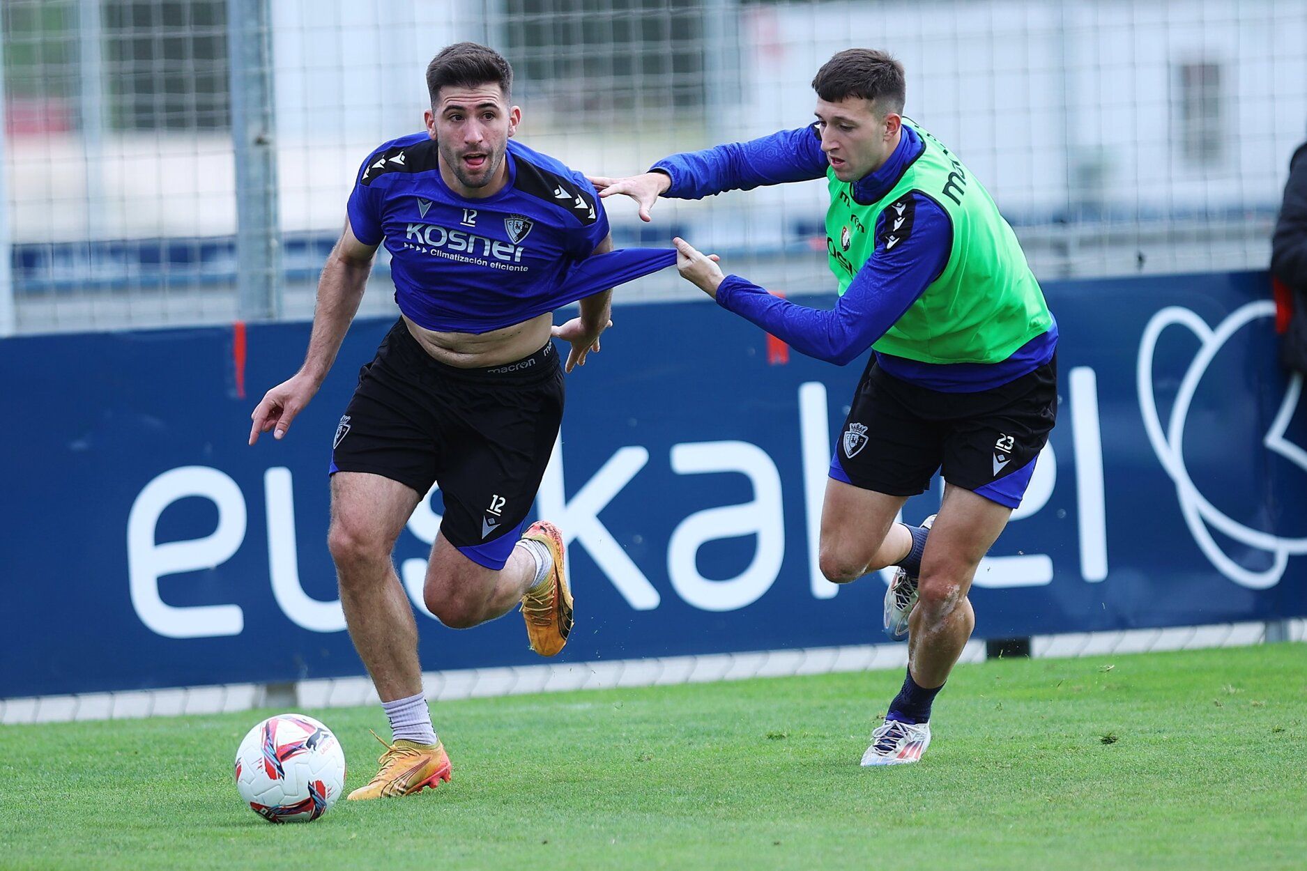 Fotos del entrenamiento de Osasuna (18/11/2024)