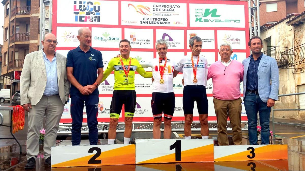 El elizondarra Francisco Javier Meoqui, en el centro,  junto a Jaume Font y Manuel Prieto.