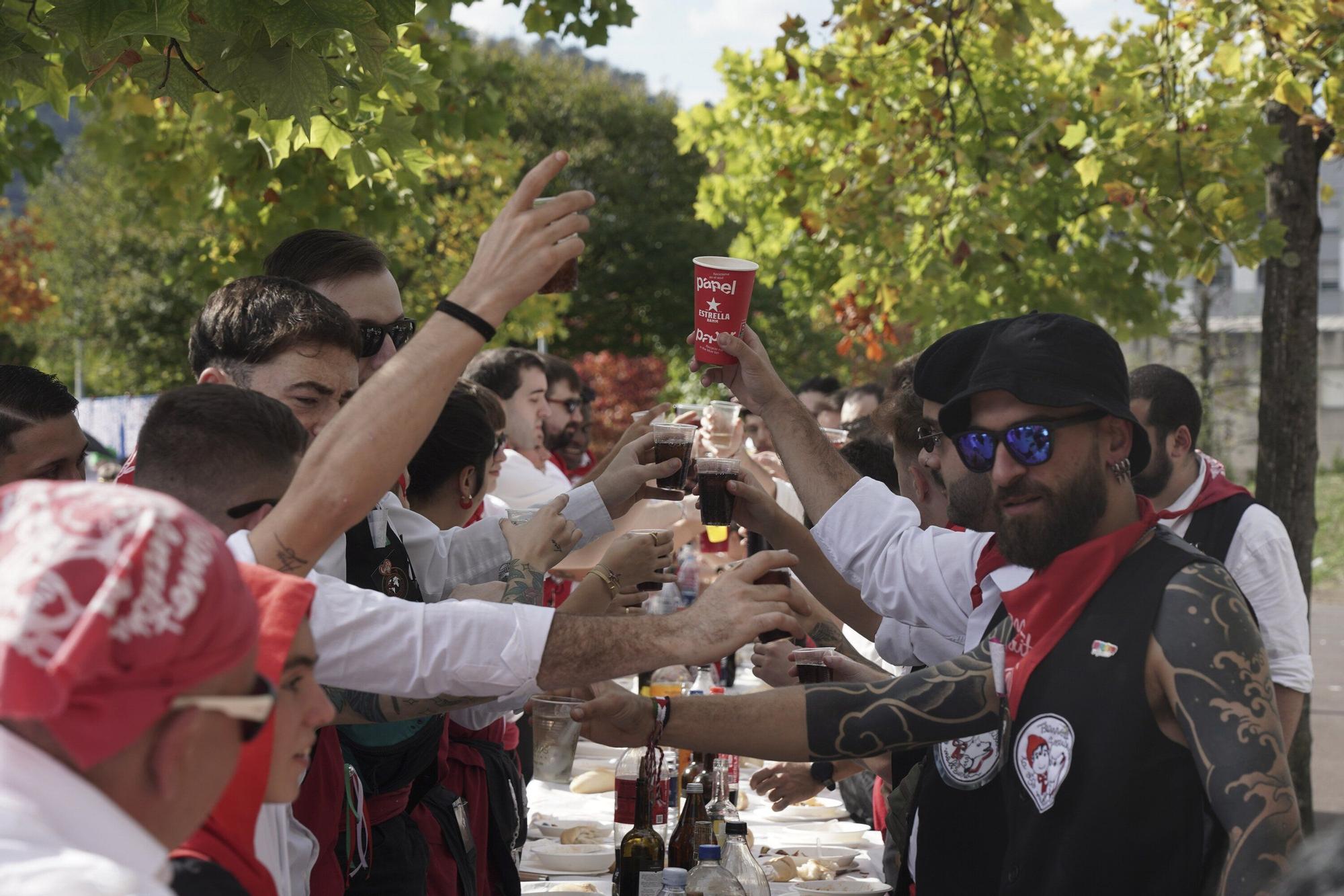 Más de 3.600 personas en la comida de cuadrillas de Basauri: “Es es indescriptible, se nos está yendo de las manos”