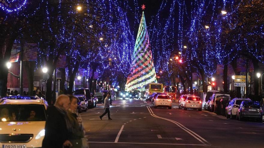 Un botón, un millón de luces y mucha ilusión: la Navidad arranca en Bilbao