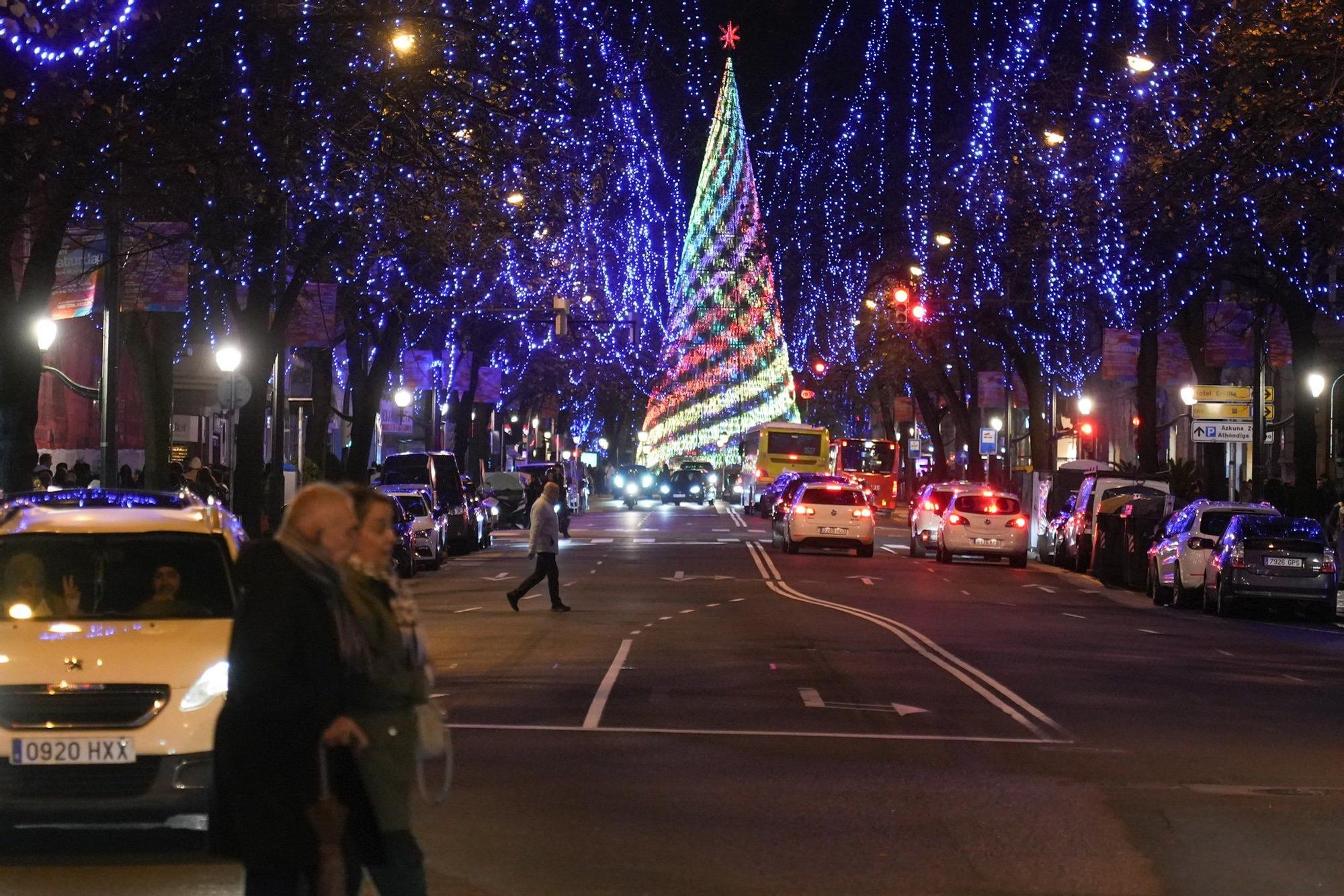 En imágenes: la Navidad ya luce en Bilbao