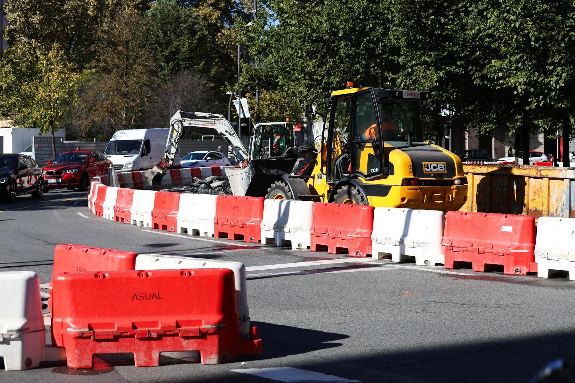 Primer día de cortes por obras en la Plaza Euskadi de Bilbao