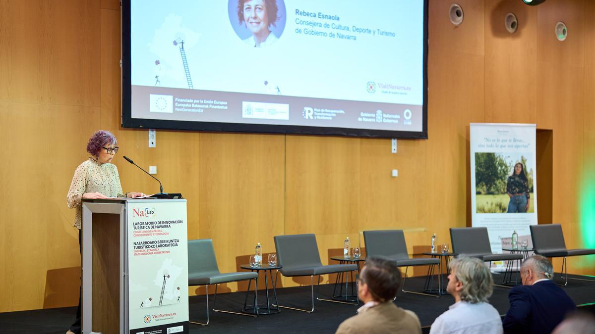 La consejera Esnaola en la apertura de las jornadas celebradas en Baluarte.