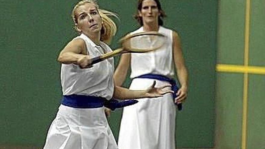 Las raquetistas vuelven 36 años después en Errenteria