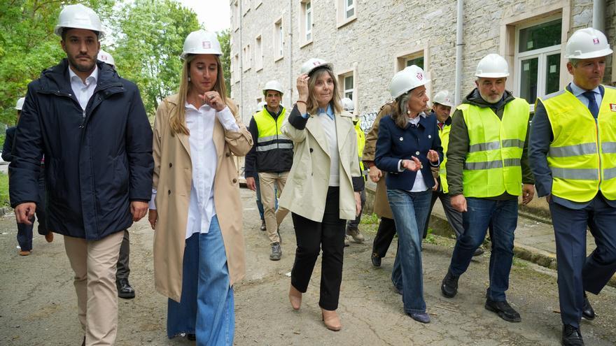 En imágenes: Visita institucional a las obras del centro de refugiados de Arana