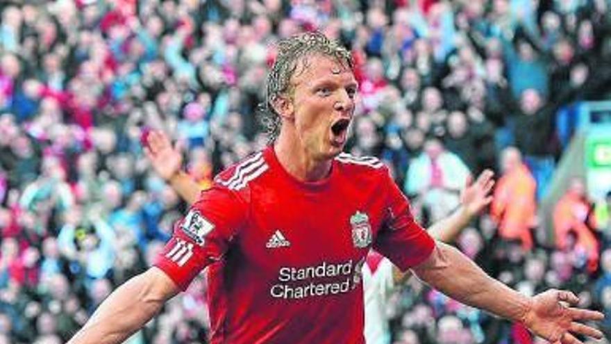 Un &quot;hat-trick&quot; de Kuyt vuelve a frenar a los &quot;diablos rojos&quot;