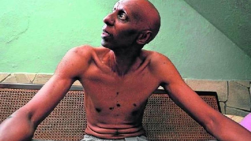 El periodista y disidente cubano Guillermo Fariñas cumple su séptimo día de huelga de hambre y sed.