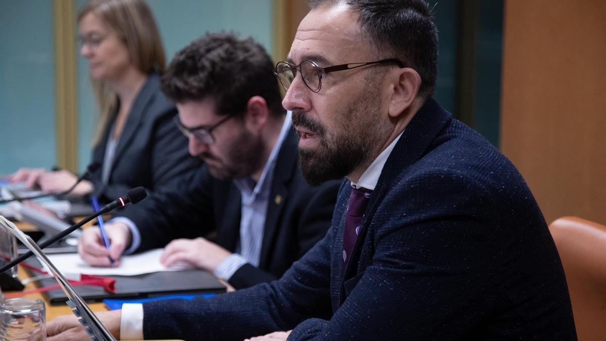 El consejero de Vivienda y Agenda Urbana, Denis Itxaso, en el Parlamento Vasco / JOSU CHAVARRI- PARLAMENTO VASCO El consejero de Vivienda y Agenda Urbana, Denis Itxaso, en el Parlamento Vasco / JOSU CHAVARRI- PARLAMENTO VASCO