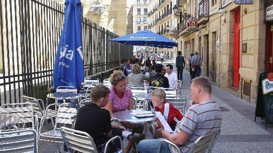 Parte Zaharrean Bizi denuncia que se incumple la norma de terrazas
