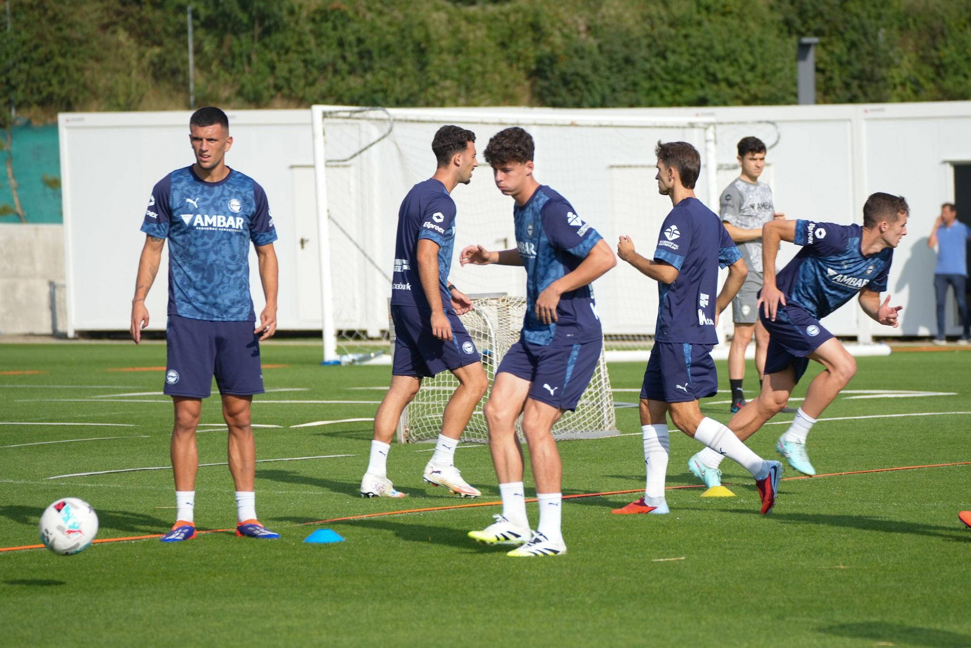 En imágenes: El Alavés se ejercita en Ibaia durante el parón de selecciones