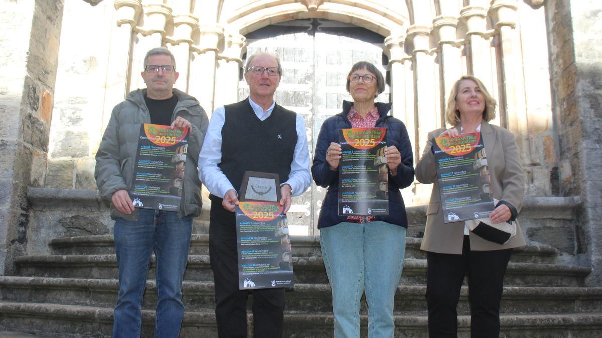 Presentación del XIII ciclo de conferencias 'Desempolvando el pasado de Mondragón'. Presentación del XIII ciclo de conferencias 'Desempolvando el pasado de Mondragón'.