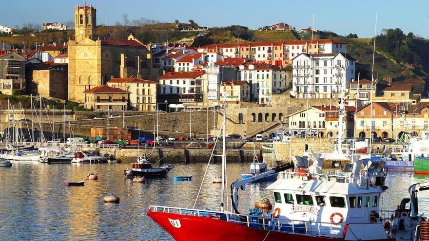 El pueblo "pesquero y medieval que todo el mundo debería visitar este verano" a una hora de Pamplona, según la revista Viajar