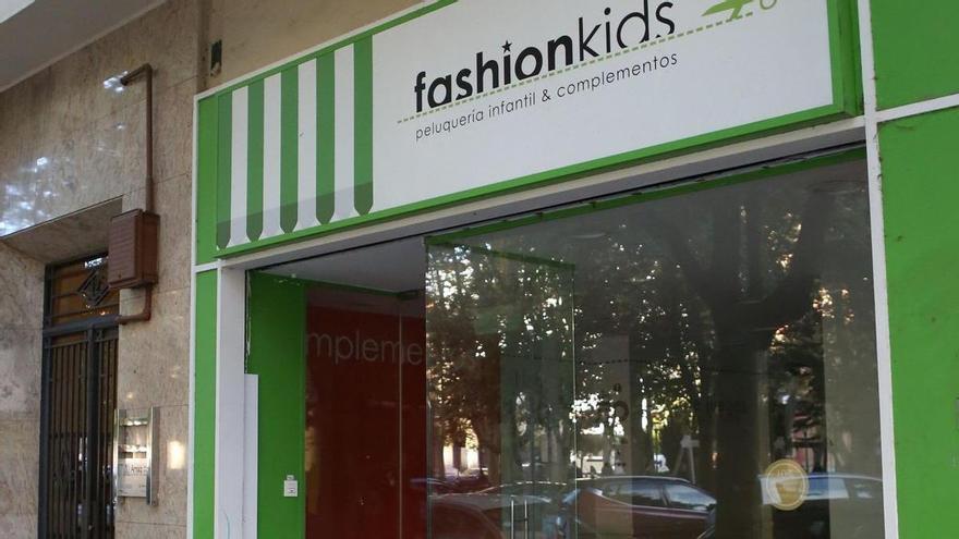 Cierra una peluquería infantil del Ensanche de Pamplona donde cortarse el pelo era un juego