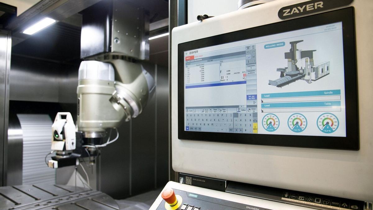 Equipo tecnológico en el centro de investigación Tekniker.