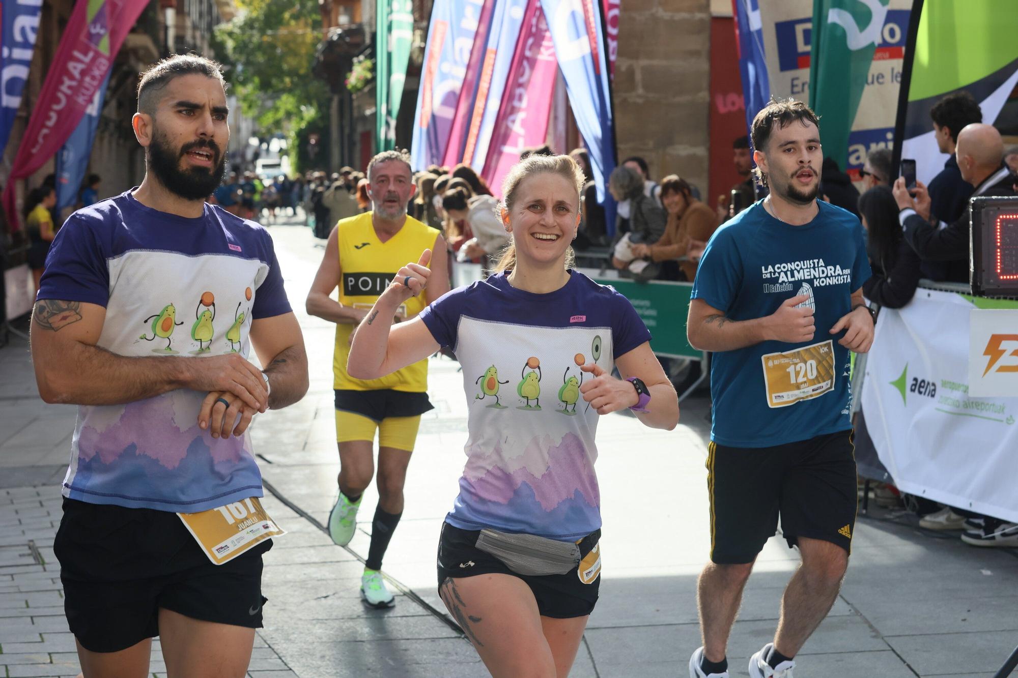 En imágenes: Miles de personas participan en La Conquista de la Almendra