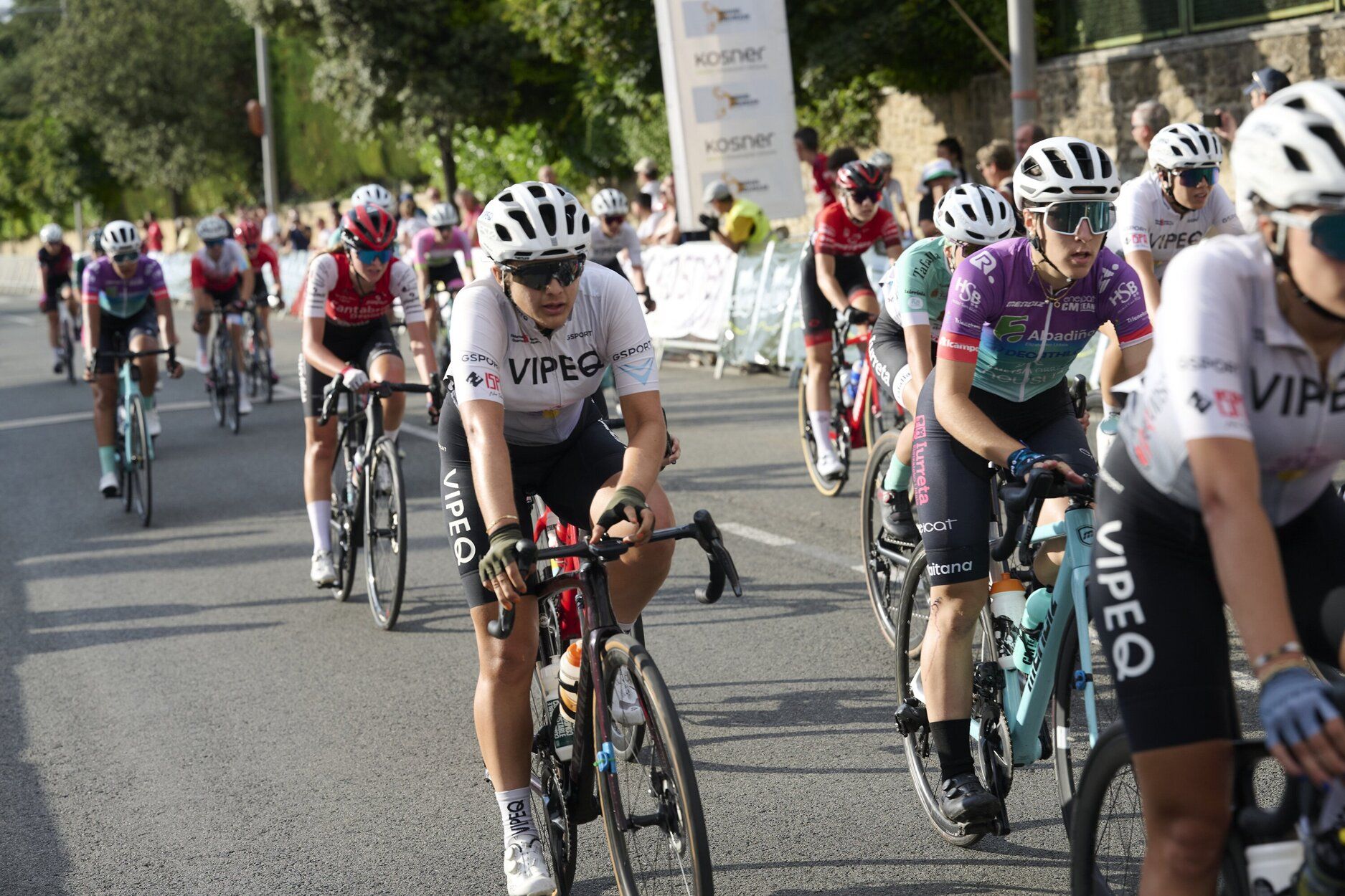 Irati Aranguren conquista la Vuelta Ciclista a Pamplona