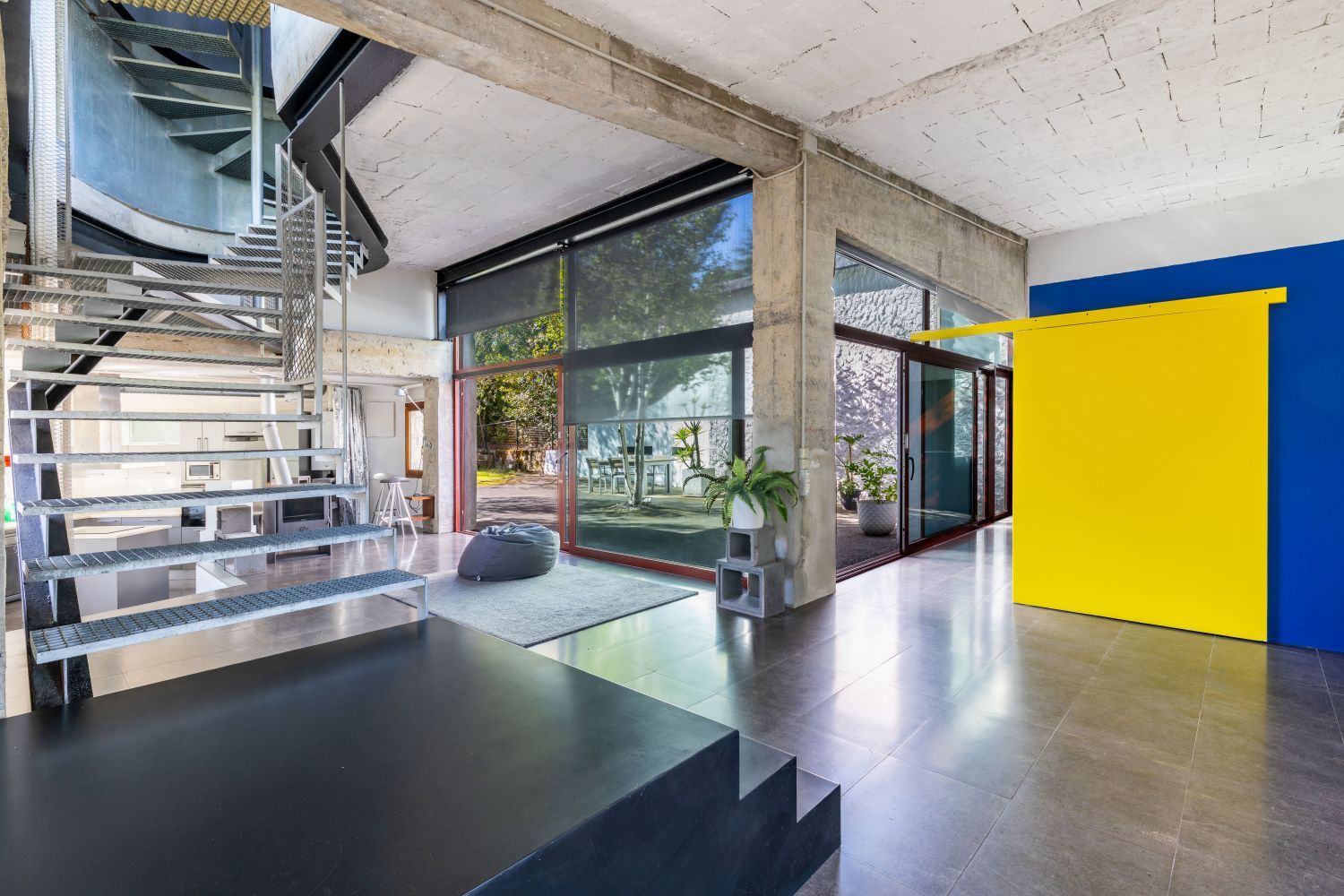 Exclusiva Villa Bifamiliar en venta en un paraíso, ubicada en el Alto de Zorroaga, en San Sebastián