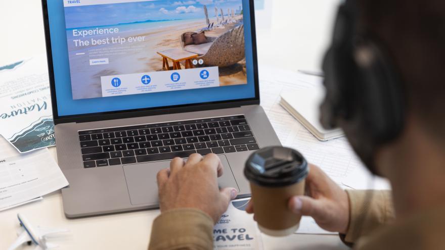 Detenido un joven por reservar hoteles de lujo por un céntimo manipulando el pago en una web de viajes