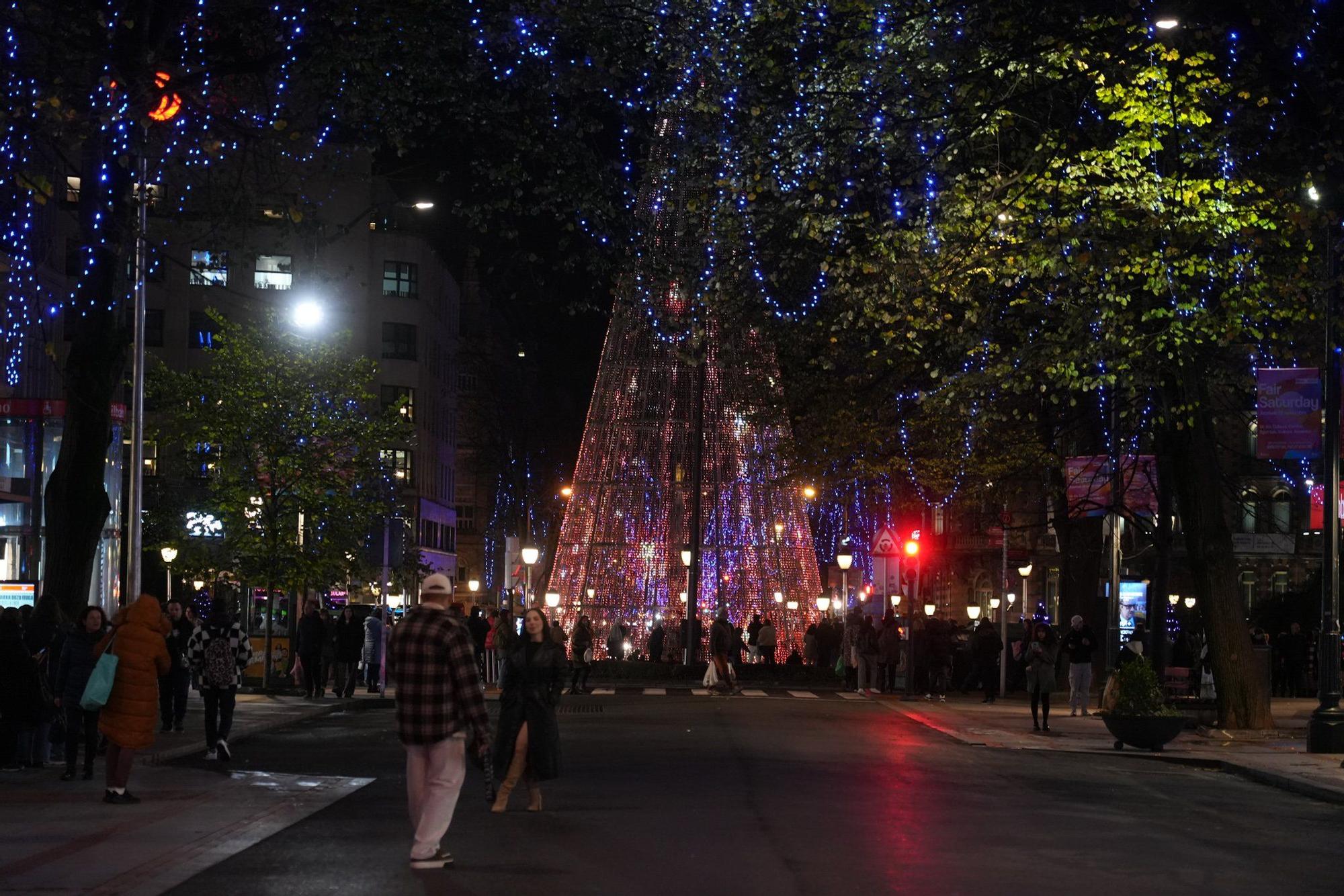 En imágenes: la Navidad ya luce en Bilbao