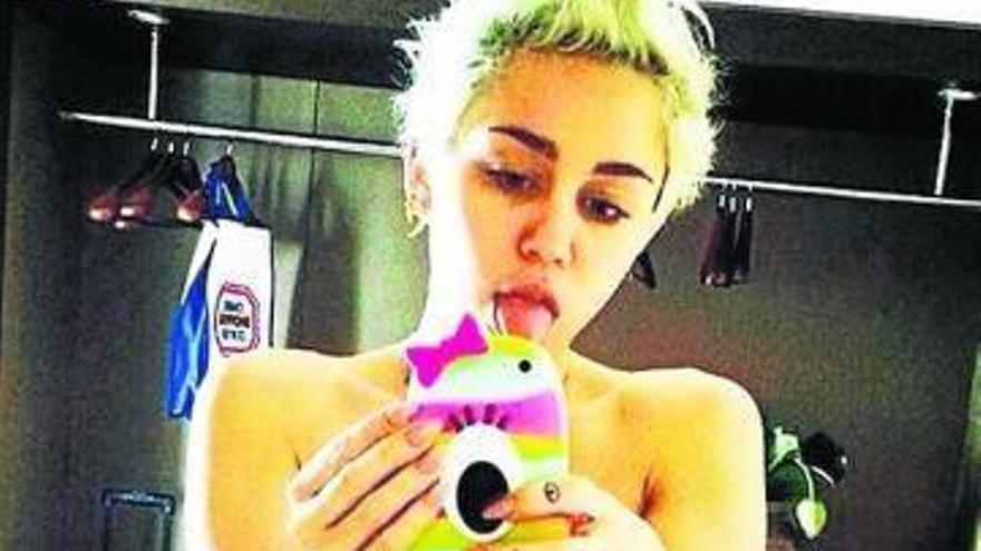 Miley Cyrus &#039;enciende&#039; Instagram con un selfie muy provocador