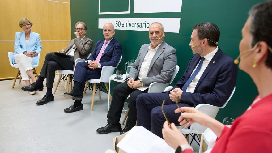 El ministro Joan Subirats participa en la mesa redonda de la UNED &#039;El futuro de la Universidad&#039;