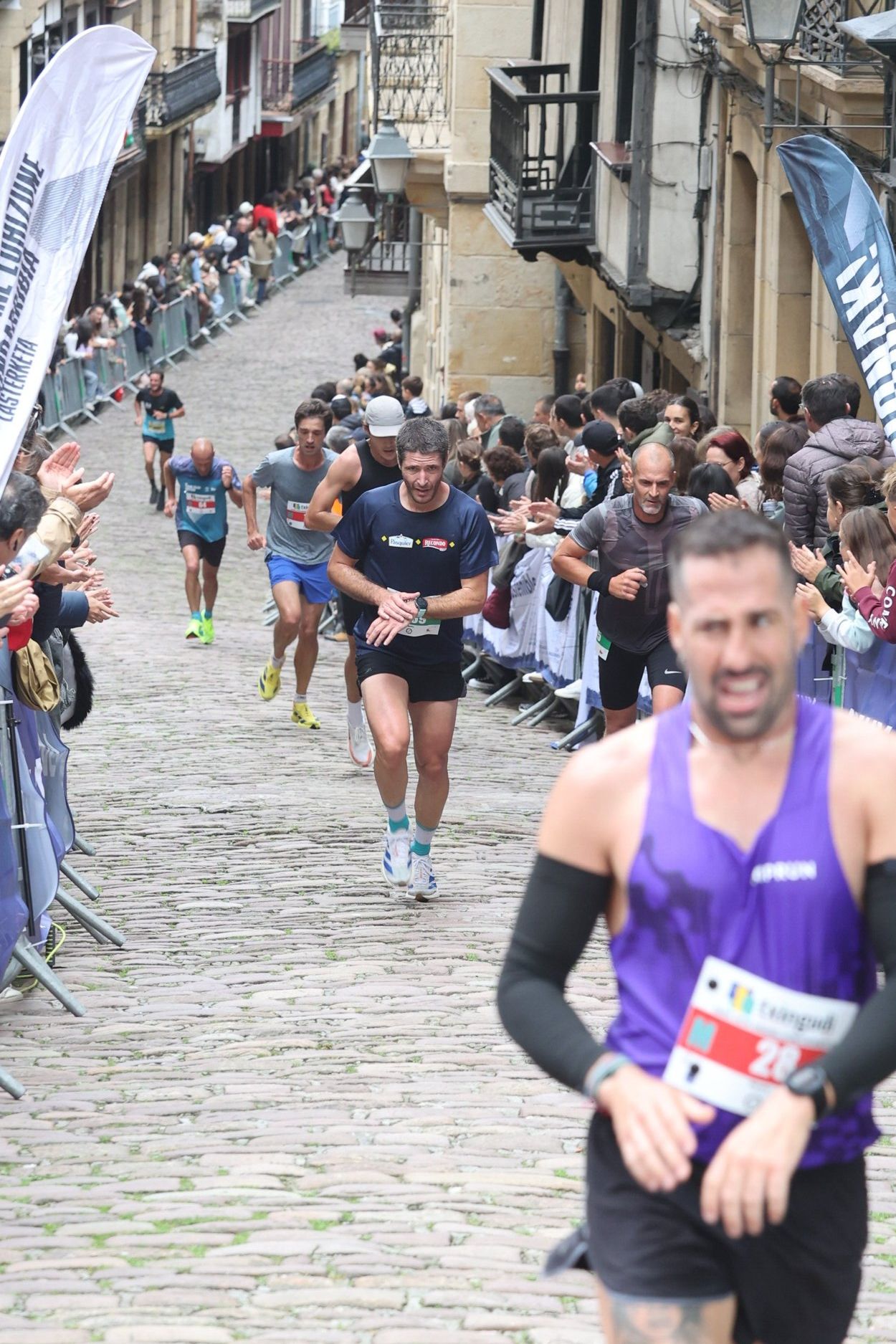 Nerea Egia y Rémi Raymond ganan la Donibane Lohizune-Hondarribia