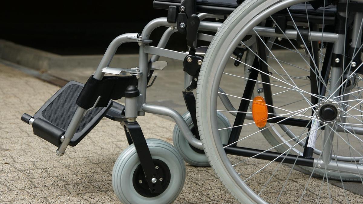Imagen de detalle de una silla de ruedas